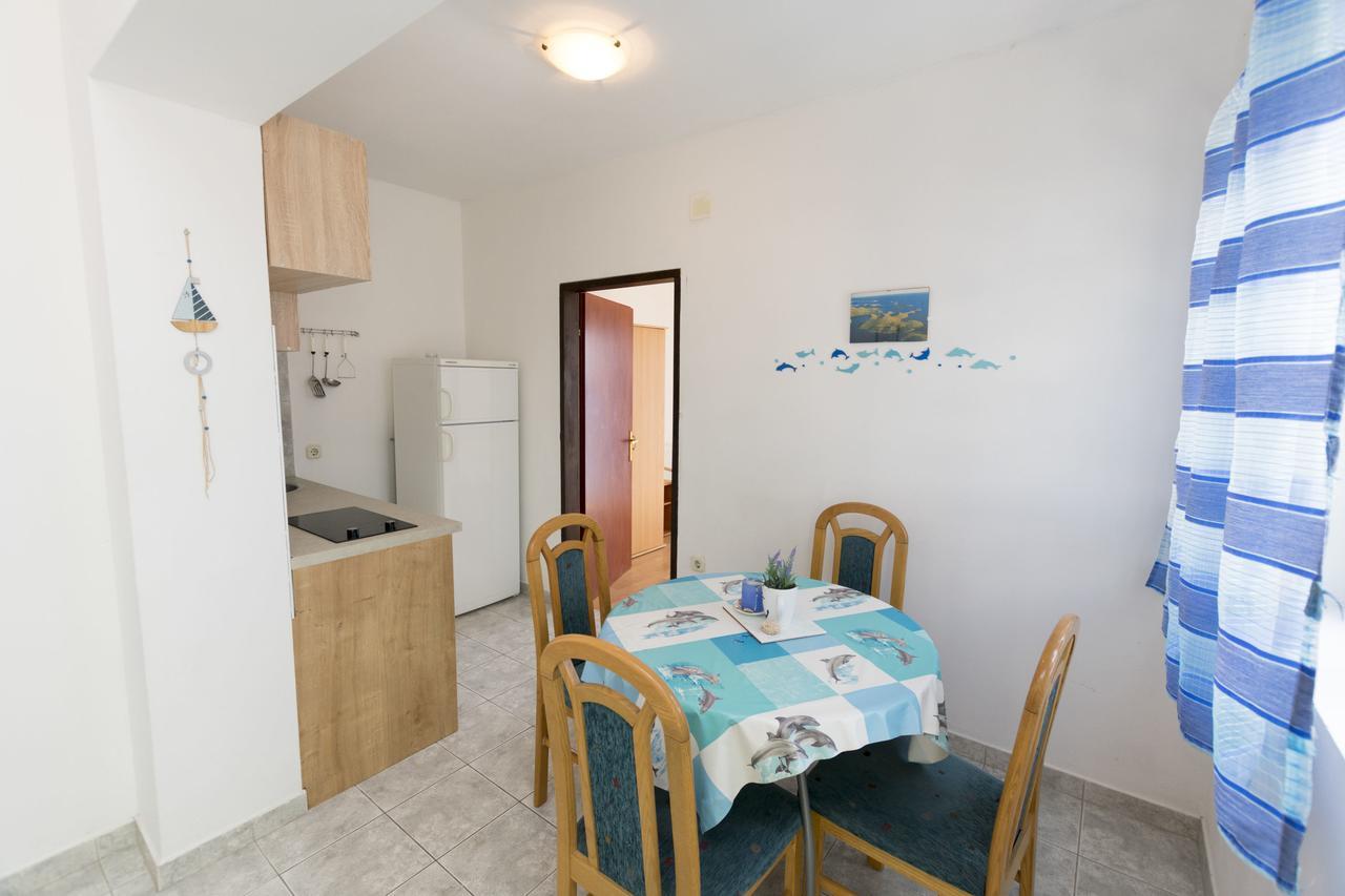 Apartments Ksenija Примоштен Экстерьер фото