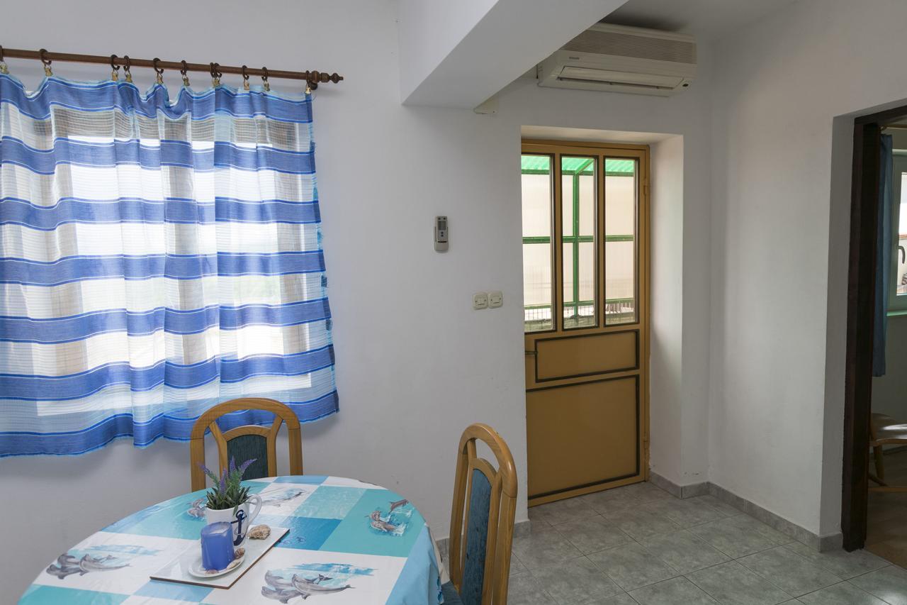 Apartments Ksenija Примоштен Экстерьер фото