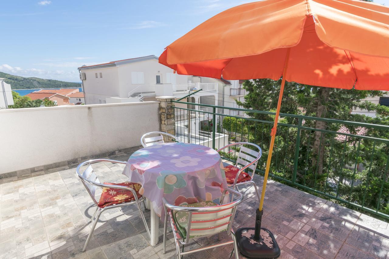 Apartments Ksenija Примоштен Экстерьер фото