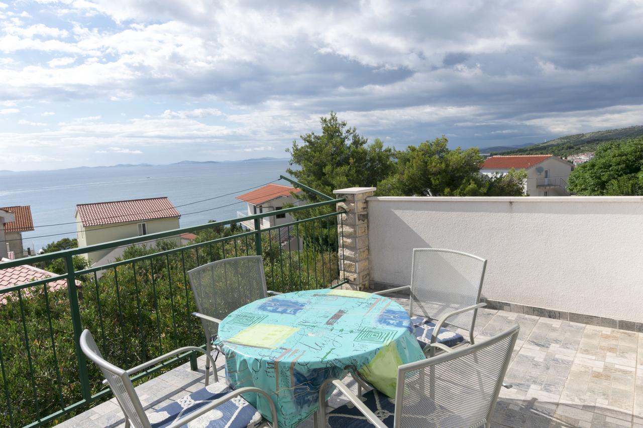 Apartments Ksenija Примоштен Экстерьер фото