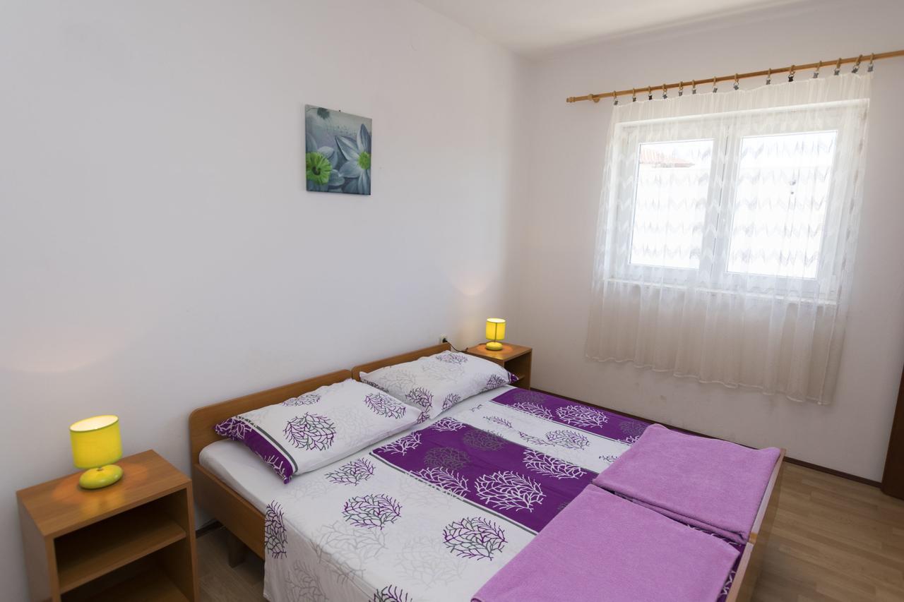 Apartments Ksenija Примоштен Экстерьер фото